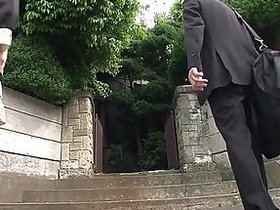 Young Japanese baluta loves cum in her mouth