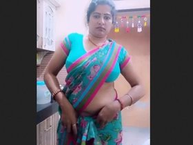 Experience the passion of Tango with Manju Queens in this live video