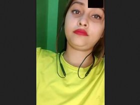 An Indian coed reveals her intimate parts in a sensual recording