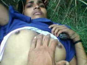 Indian college students share intimate photos with their boyfriend