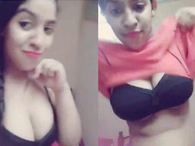Indian girl takes nude photos for her boyfriend