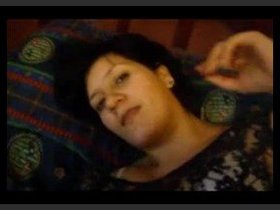 A beautiful pussy is vigorously penetrated