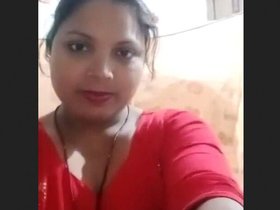 Indian aunty's mischievous side caught on camera