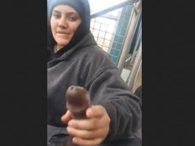 Indian aunt gives oral pleasure to her client