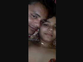 Indian lovers share romantic moments in high definition