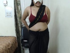 Sexynatz teases with sensual Hindi sounds in stripchat