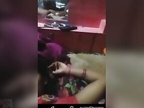 Chickie Desi's pussy is satisfied with her lover's XXX close-up in MMS footage