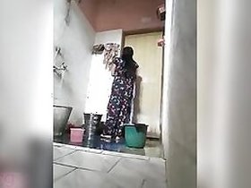 Desi Bhabhi exposed the toilet on camera for her Devar