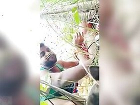 Man penetrates Desi woman and shoots XXX video for his MMS viewers