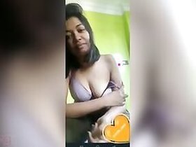 Sexy Bengali Desi XXX girl shows her tits on video call