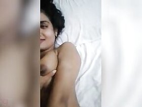 Bangladeshi Desi XXX slut gets sexy pussy and fucks her roommate MMS