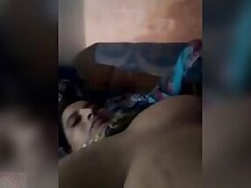 Cute Desi Bhabhi exposes her bald pussy XXX and huge tits