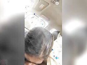Wife of Telegu Desi gives a good blowjob in the car MMS video