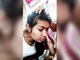 Pretty Indian girl Desi from college gives XXX blowjob to her lover MMS