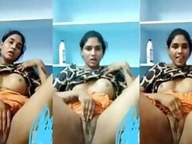 Desi girl shows pussy to XXX lover via video link and becomes MMS