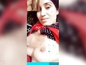 Girl Paki Desi shows off her big boobs in a video with her boyfriend