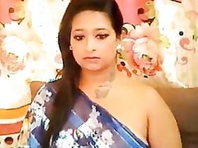 Desi Bhabhi shows her tits on livecam show