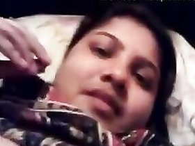 Bulky bhabhi gets her cunt fondled and fucked by her spouse