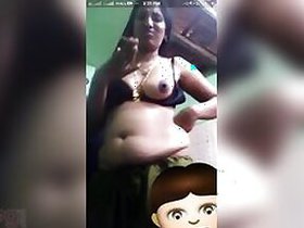 Bengali aunt shows her boobs in a live adult video call