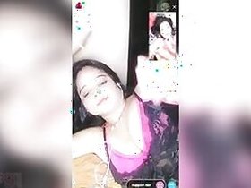 Sexy Desi slut shows off her amazing big tits on live XXX camera