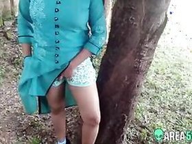 Kerala hillbilly aunt shows her big ass in a public place outdoors, fresh Desi MMC
