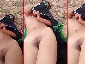 Desi's friends fuck in the open air MMC