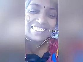Today's exclusive mature Bhabhi Shows her boobs on video call