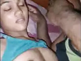 Desi teen sucks and fucks vdo