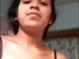 Desi Indian girl loves to get naked during a video call