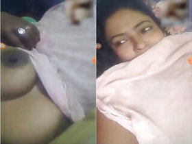 Indian call girl shows her tits on VK