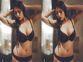 Sexy Hiral Radadia Hot Live Show