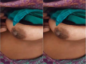 Tamil Wife Pushing Boobs