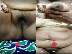 Desi Bhabhi Shows Her Naked Body at Tango Show