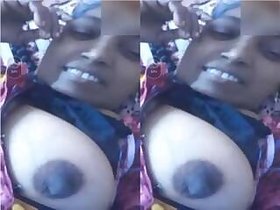 Mature Bhabhi Shows Her Boobs On Video Call Part 2