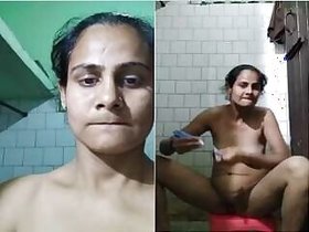 Desi Village Bachbhi Shows Fucking Body Part 2