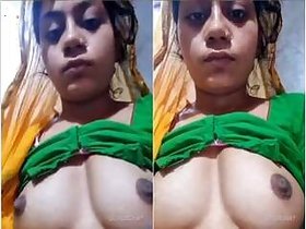 Desi Bhabhi Shows Tits On Live Show