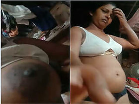 Hillbilly Bhabhi Tapes Her Selfies For Lover