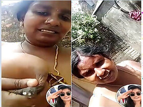 Horny Desi Bhabhi Shows Her Milky Tits