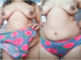 Sexy girl Desi Shows her tits and pussy