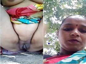 Hillbilly Bhabhi Shows Tits And Pussy
