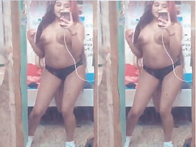 Desi Indian Girl Records Her Selfies