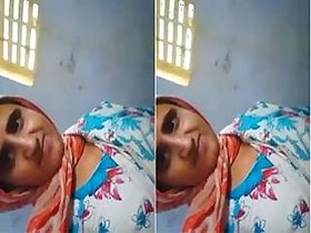 Horny Bhabhi Shows Her Pussy and Fucks Her Lover Part 1