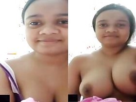 Desi Indian Girl Shows Her Big Boobs